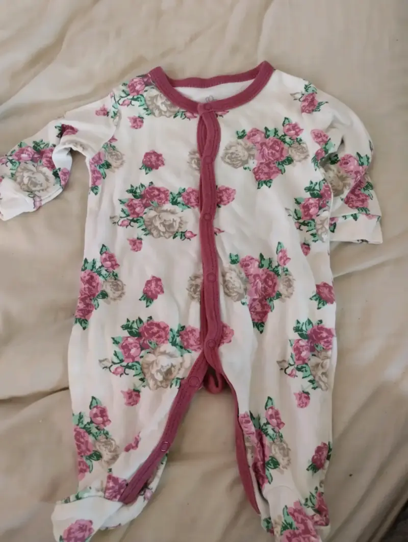 Conjunto de ropa infantil rosado con diseño de oso - 5