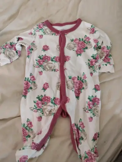 Conjunto de ropa infantil rosado con diseño de oso - miniatura 5