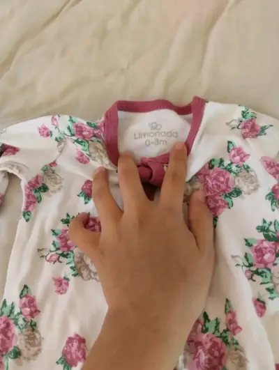 Conjunto de ropa infantil rosado con diseño de oso - miniatura 6