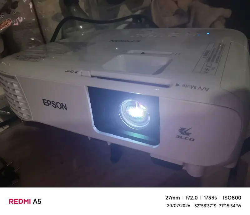Proyector Epson 3LCD AV Mute E20 Powerlite - 1