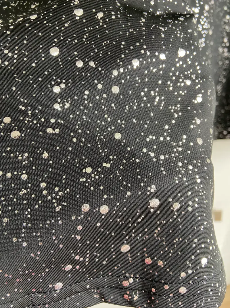 Vestido negro con estampado de puntos plata - 2