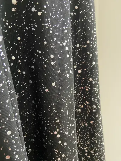 Vestido negro con estampado de puntos plata - miniatura 6