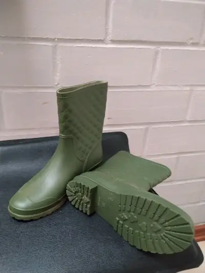 Botas de lluvia verdes impermeables para mujer - miniatura 2