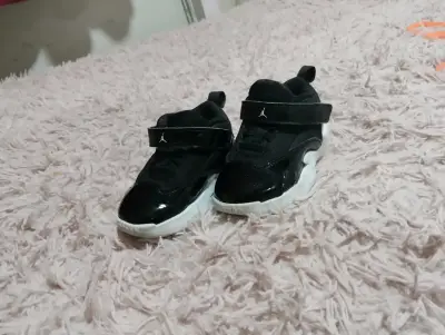 Zapatillas deportivas negras para niños - miniatura 1
