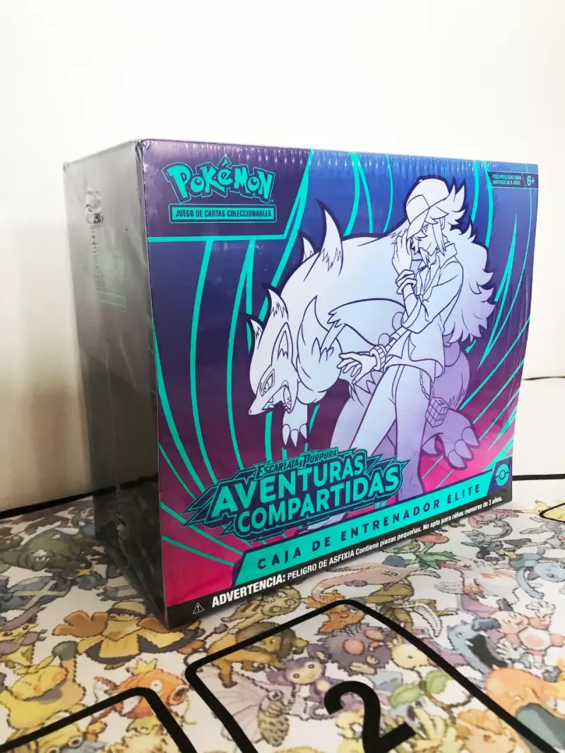 Elite Trainer Box (ETB) - Aventuras Compartidas - 3