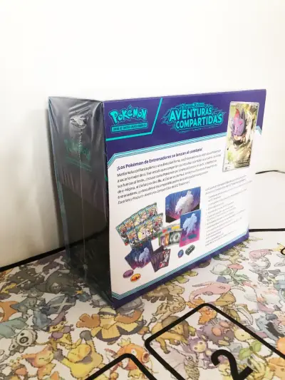 Elite Trainer Box (ETB) - Aventuras Compartidas - miniatura 4