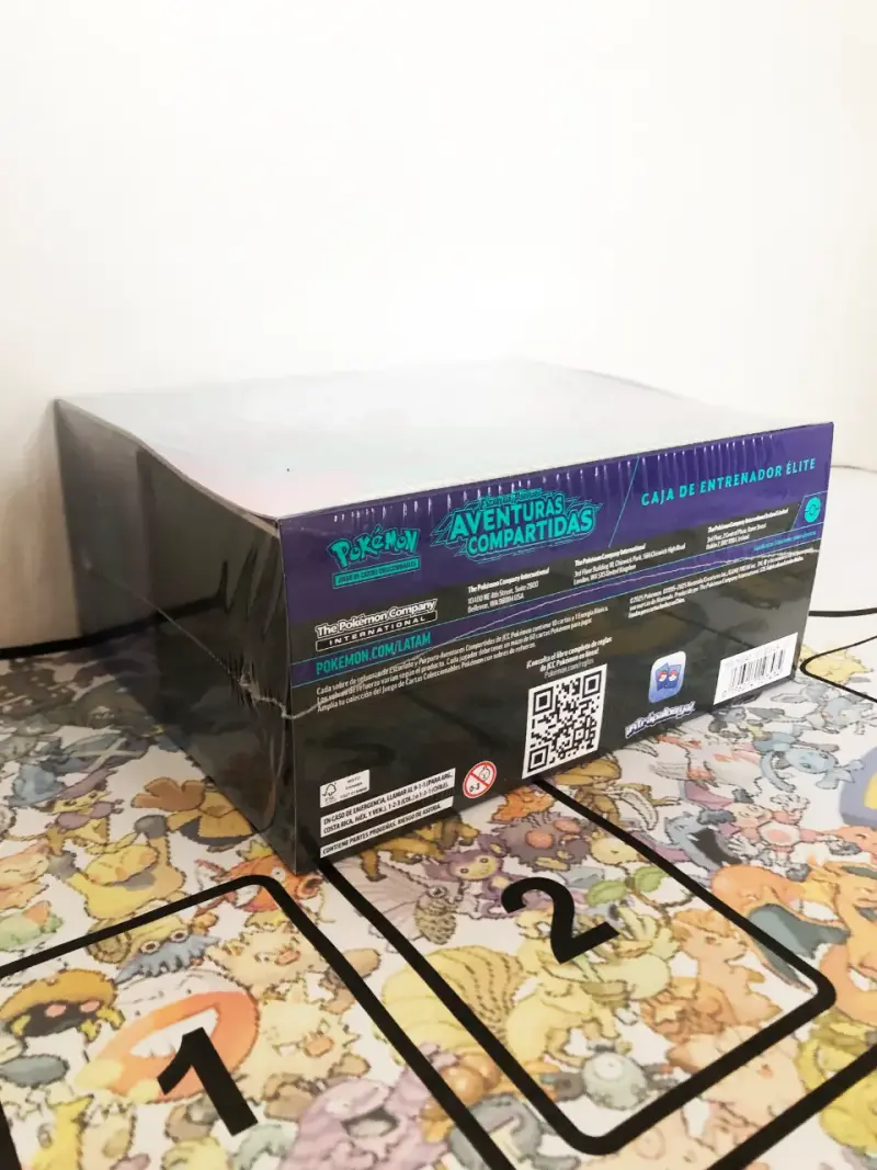 Elite Trainer Box (ETB) - Aventuras Compartidas - 5