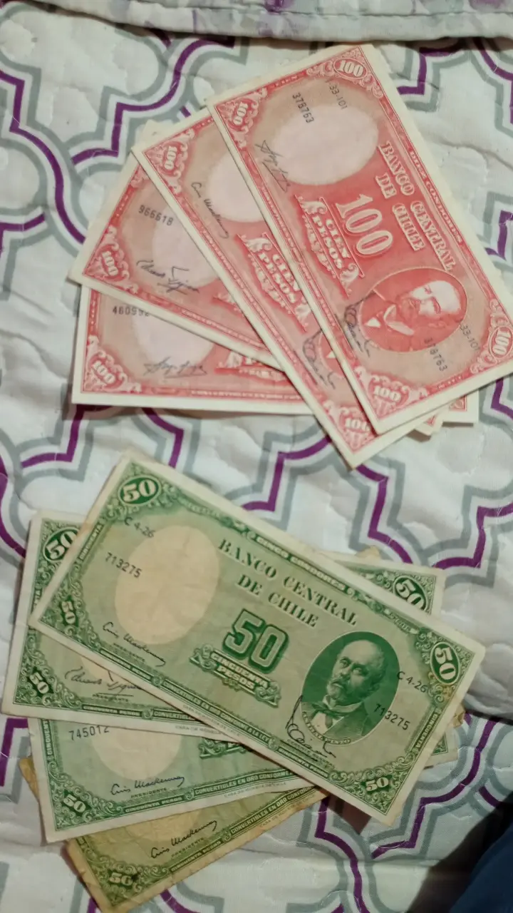Billetes antiguos de Chile 50 y 100 pesos