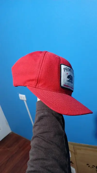 Gorra roja Primitive estilo casual - miniatura 1