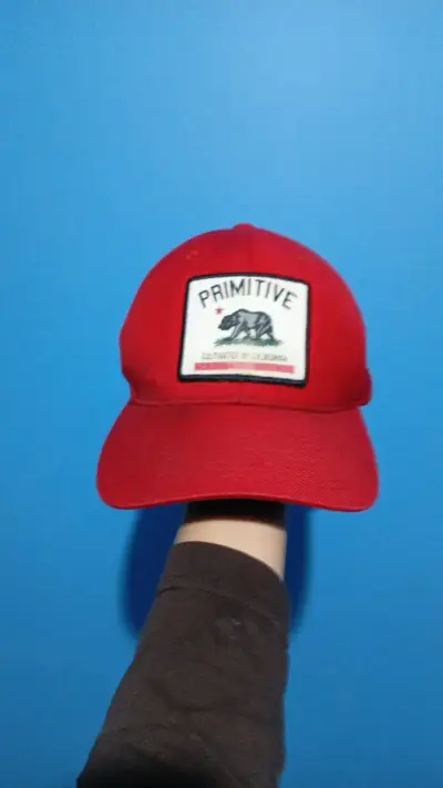 Gorra roja Primitive estilo casual - miniatura 3