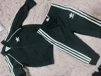 Conjunto deportivo infantil Adidas negro - miniatura 3