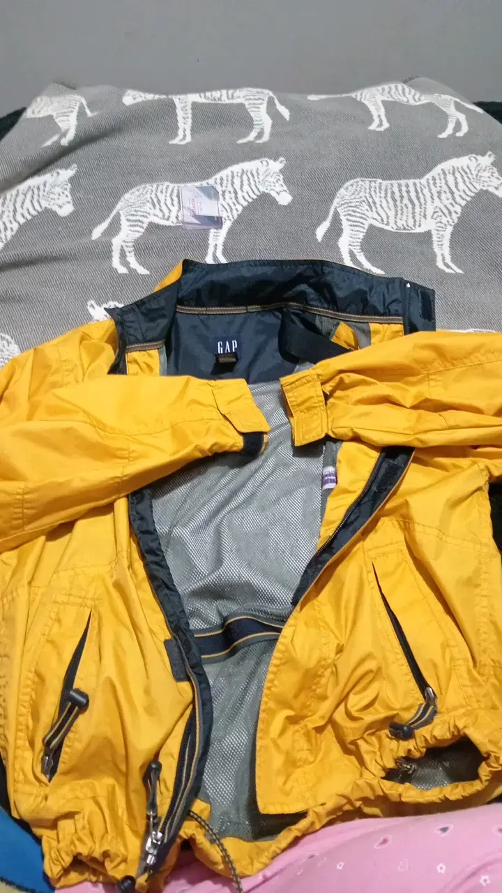 Chaqueta amarilla GAP para hombre - 1