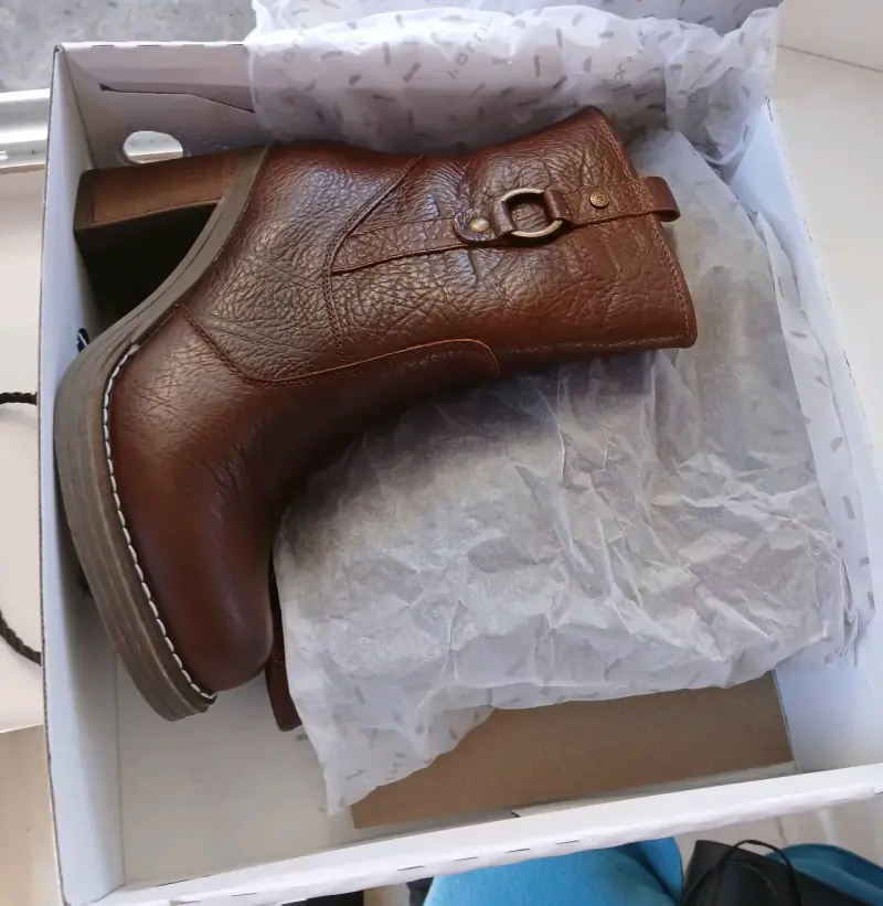 Botines de cuero marrón con hebilla nro 37 100% cu