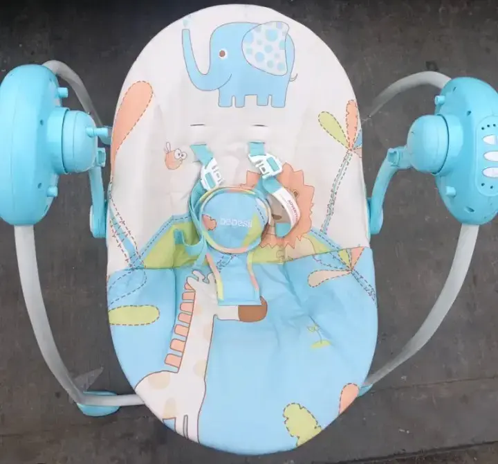 Silla mecedora para bebé Bebesit con música