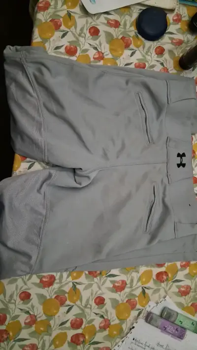 Panatlón deportivos grises Under Armour - miniatura 2