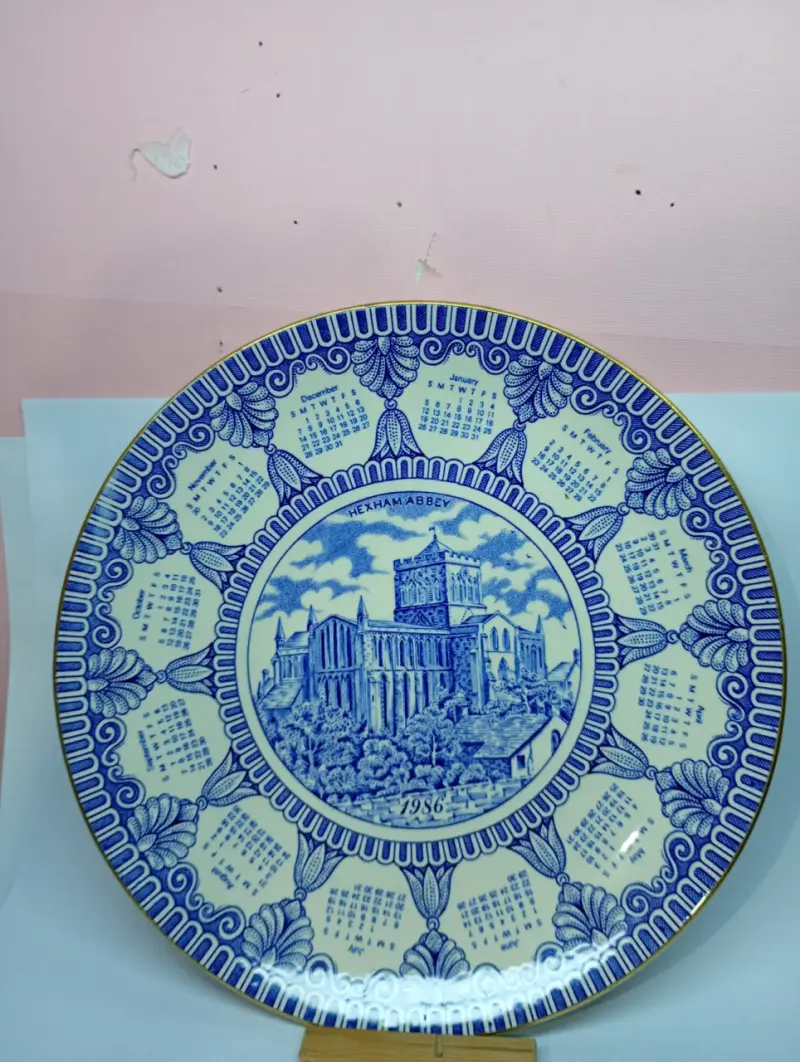 Plato decorativo de cerámica Hexham Abbey 1986
