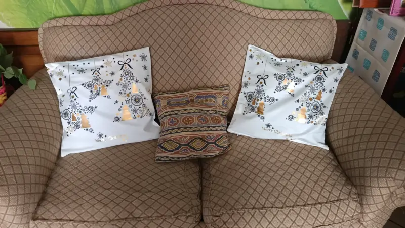 Cojines decorativos navideños con diseño de reno - 2