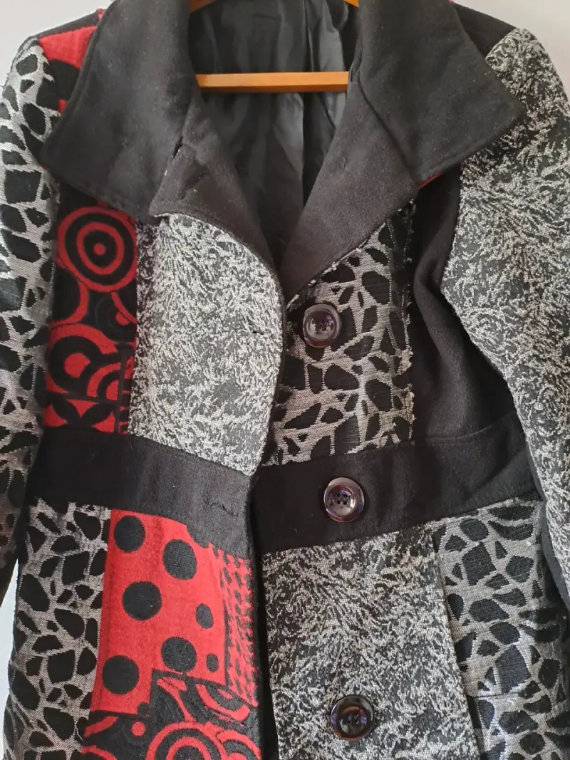 Abrigo de mujer con diseño patchwork, italiano. - 4
