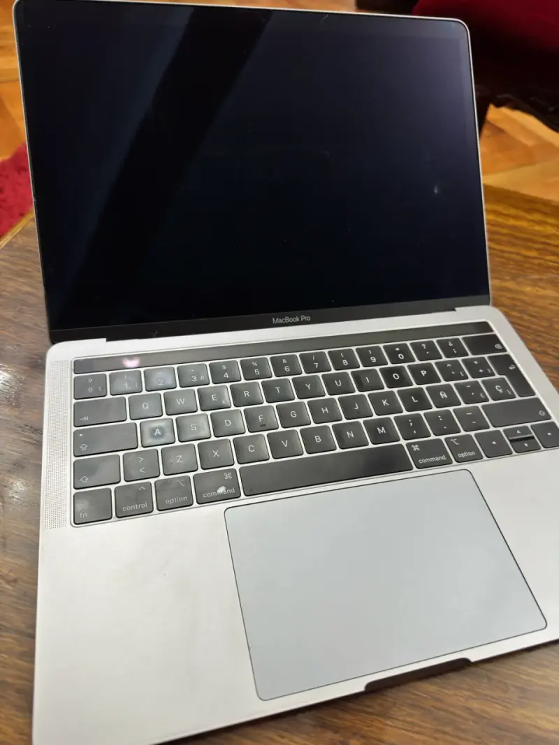 MacBook Pro 13”, 2018, i7 - 5