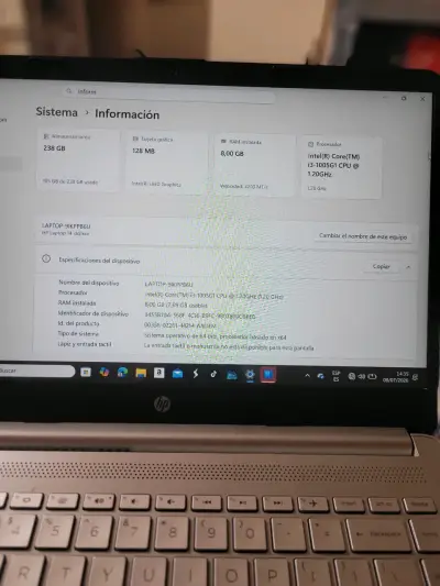 Laptop HP con pantalla de 15 pulgadas y procesador Intel Core i3 - miniatura 4