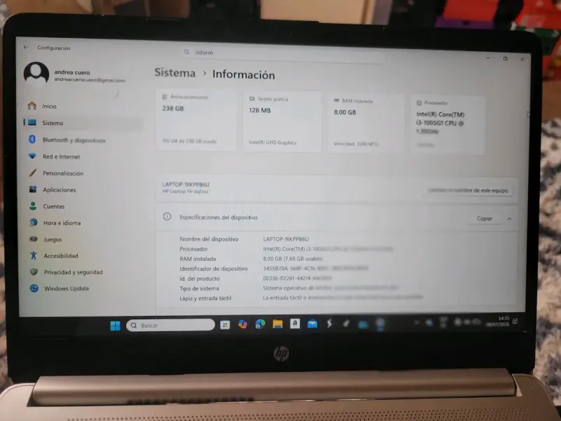 Laptop HP con pantalla de 15 pulgadas y procesador Intel Core i3 - 5