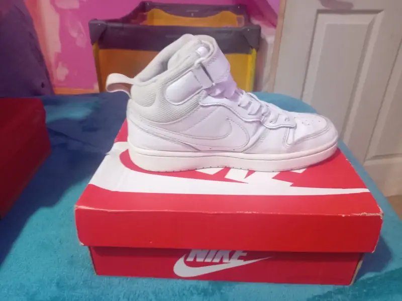 Zapatillas deportivas blancas Nike de caña alta