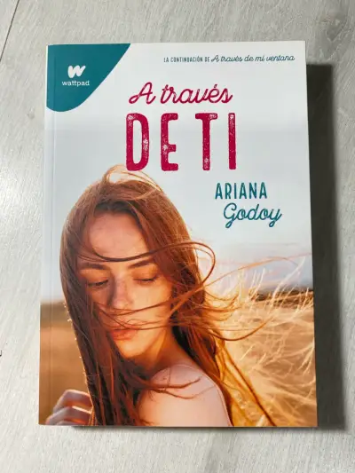 Libro 'A través de ti' de Ariana Godoy - miniatura 1
