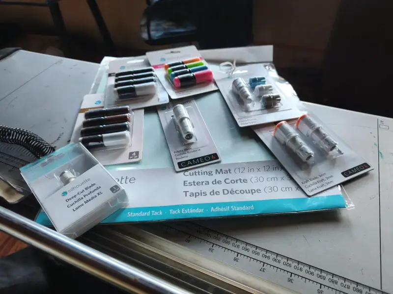 Plotter cameo 4 + Set de accesorios - 1