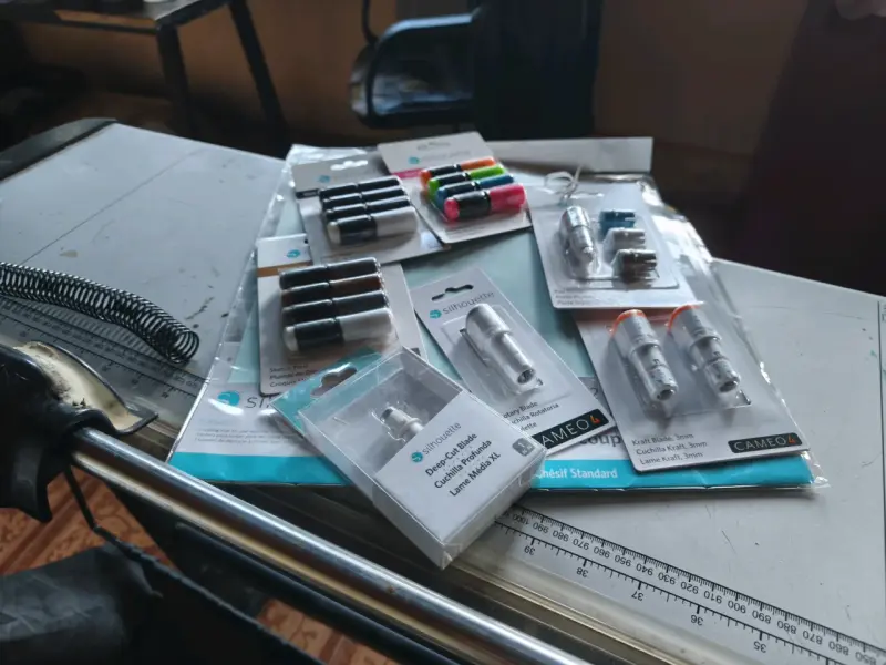 Plotter cameo 4 + Set de accesorios - 2