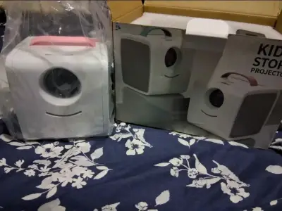 Proyector portátil para niños con asa - miniatura 1