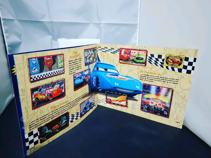 Álbum Disney Pixar Cars Incompleto - 4