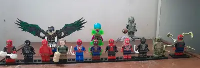 Set de figuras de acción tipo LEGO de superhéroes - miniatura 2