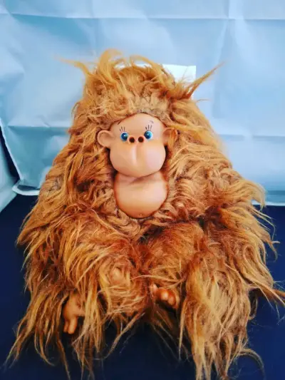 Muñeco de peluche vintage cabello largo Monchhichi - miniatura 1