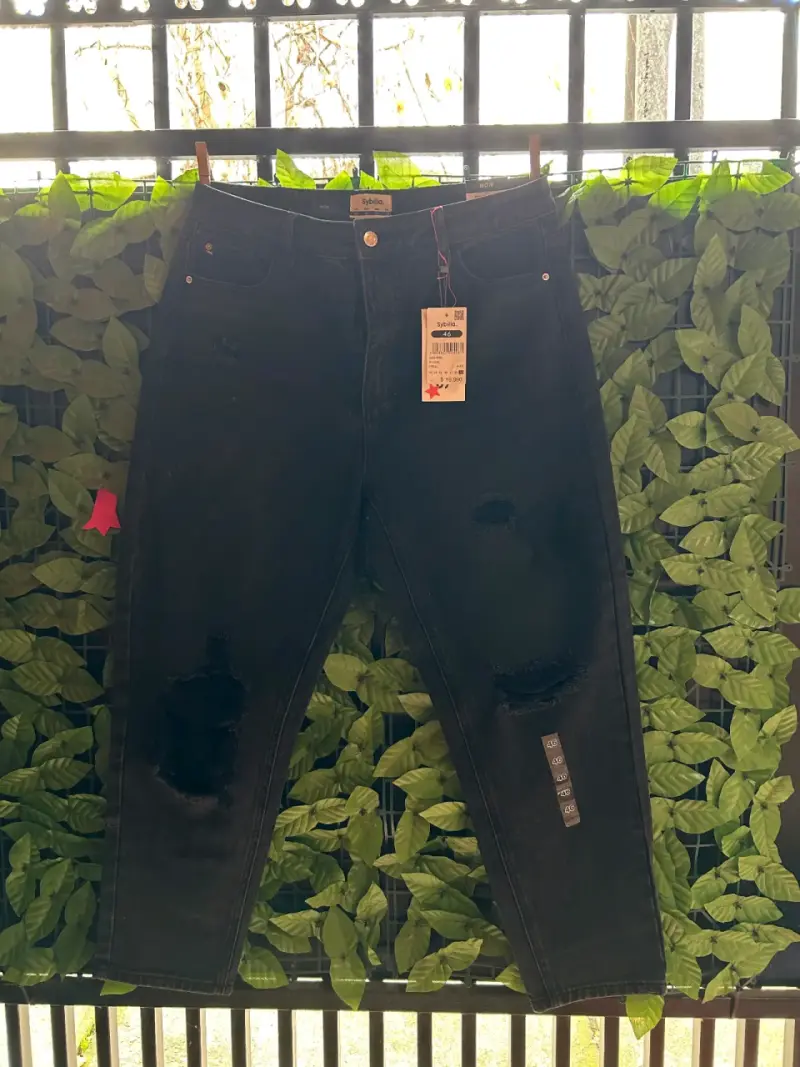Jeans negros desgastados para mujer Sybilla