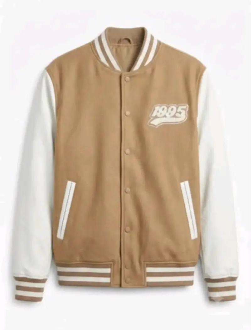 Chaqueta varsity beige y blanca estilo 1995 - 1