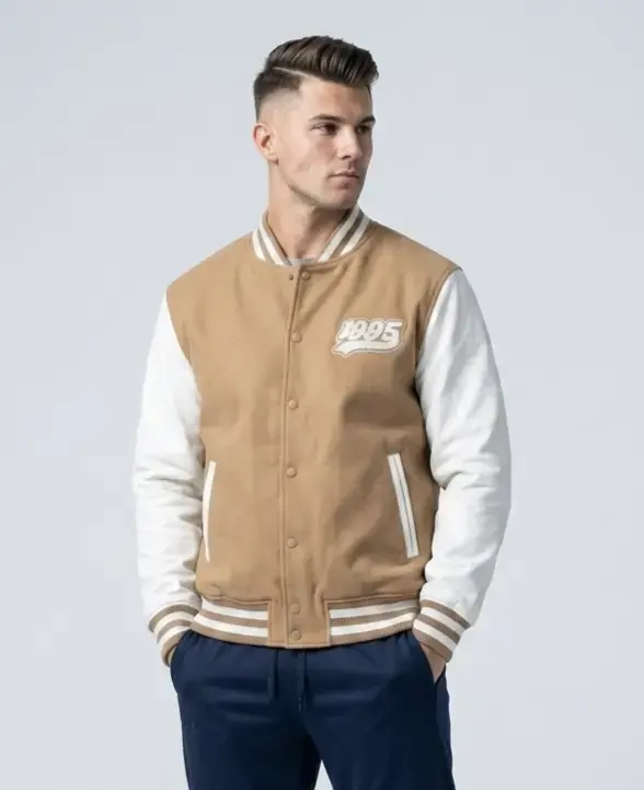 Chaqueta varsity beige y blanca estilo 1995 - 3