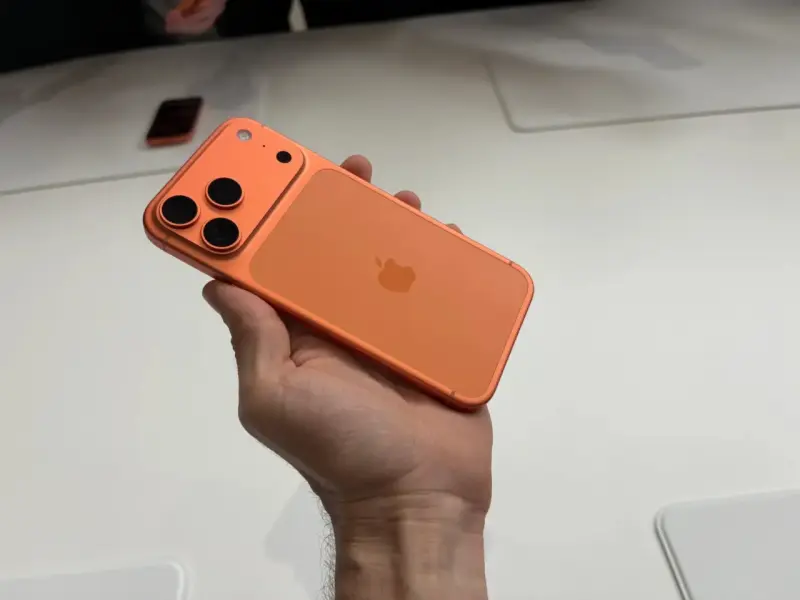 iPhone 17 Pro color naranja - 1