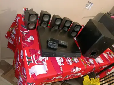 Sistema de sonido Philips con parlantes y subwoofer - miniatura 1