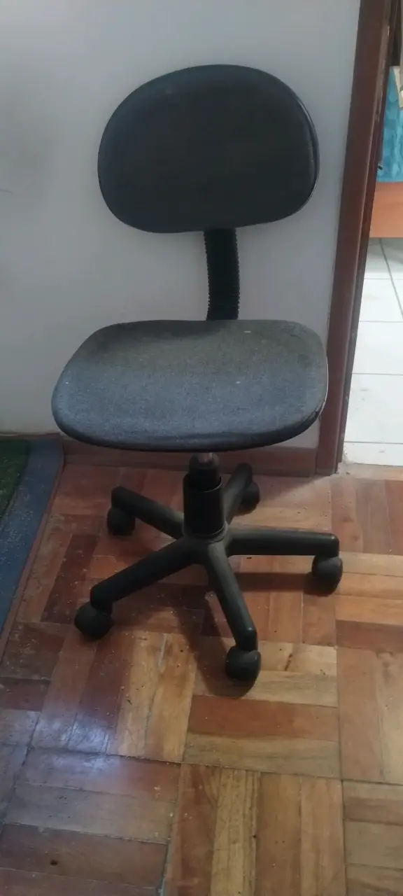 Silla de oficina giratoria ajustable