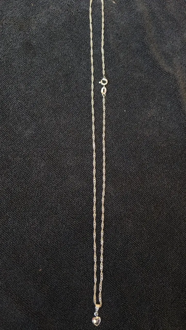 Collar de plata con dije de corazón - 1