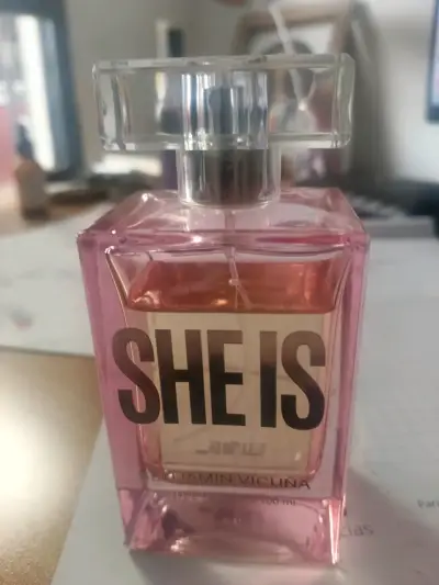 Perfume She Is Benjamín Vicuña 100 ml - miniatura 1