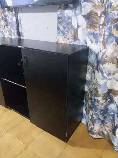Mueble de melamina negro amplio y funcional - miniatura 5