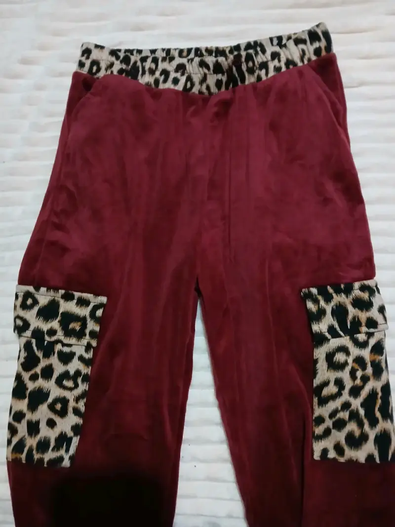 Pantalones deportivos gris con diseño tie-dye - 5
