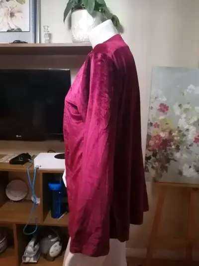Chaqueta de terciopelo burdeos con bordados - miniatura 4