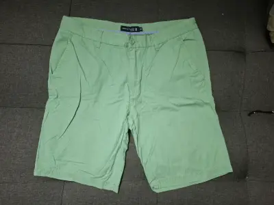 Bermudas verdes para hombre talla 46 - miniatura 1