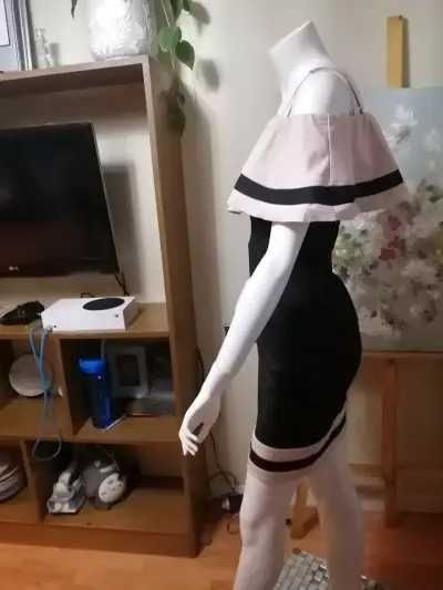 Vestido elegante negro con volantes - miniatura 4