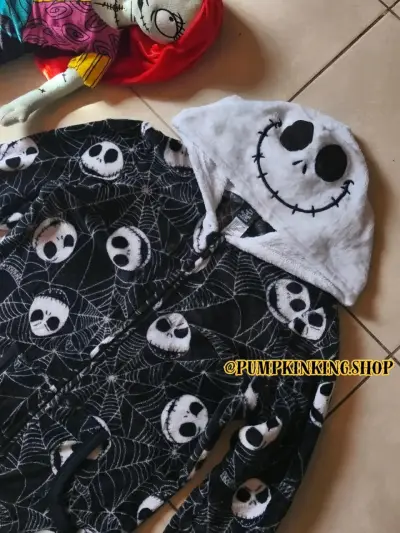Pijama enterizo Jack Skellington para adultos - miniatura 3
