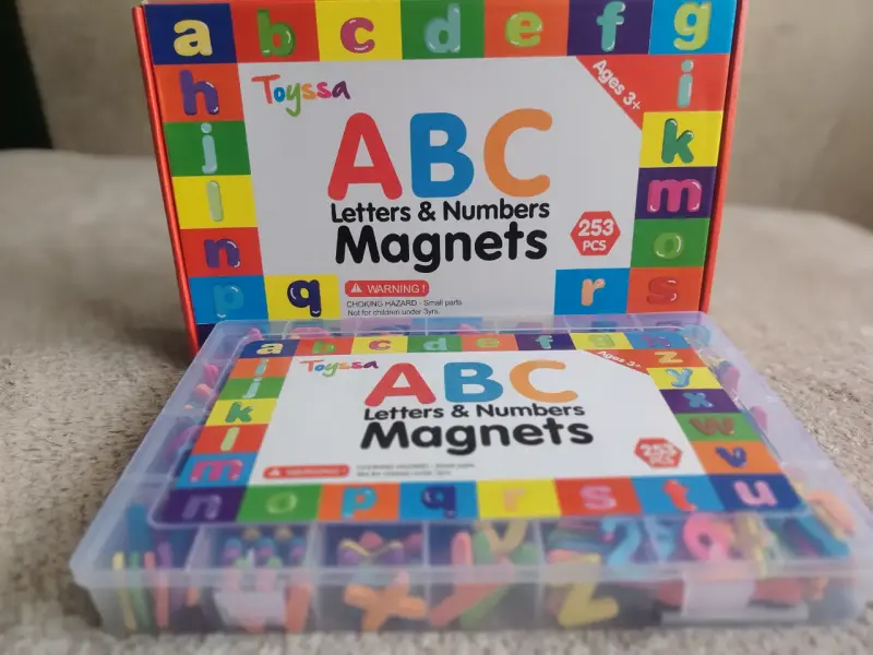 Caja de Letras y Números Magnéticos Toyssa 253 Piezas - 4