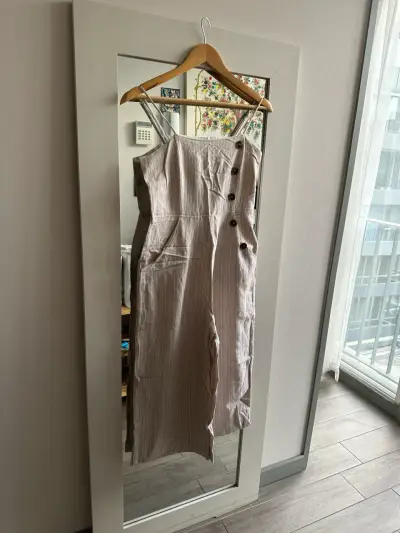 Enterito de lino beige con botones decorativos - miniatura 1