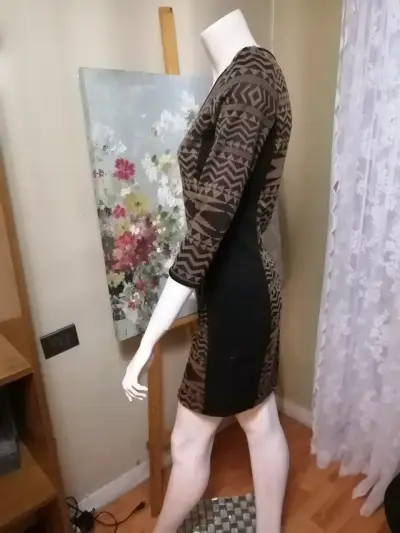 Vestido corto con estampado geométrico - miniatura 2